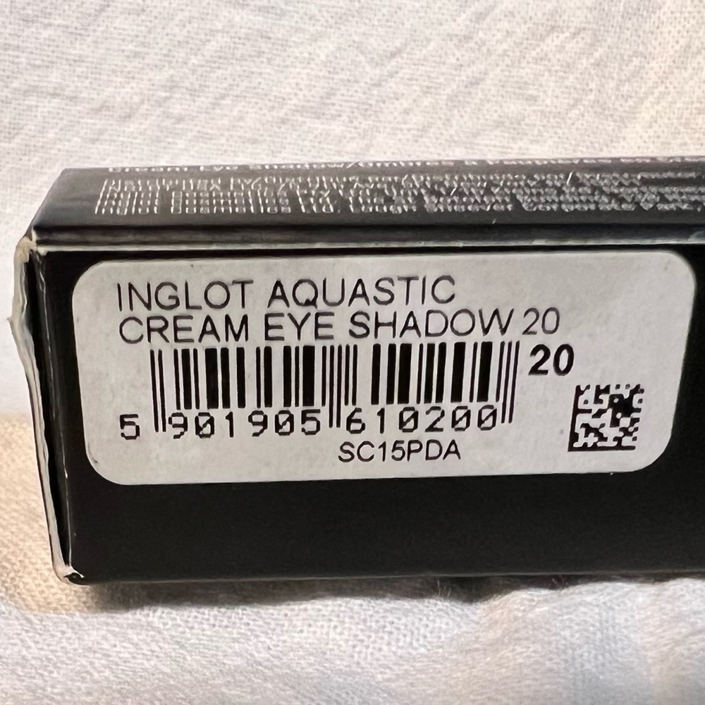 Inglot '20' aquastic cream eyeshadow - Picture 3 of 6